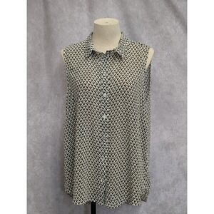 HM Women Sleeveless Button Down Blouse Black White Geometric Triangle 12-C234‎